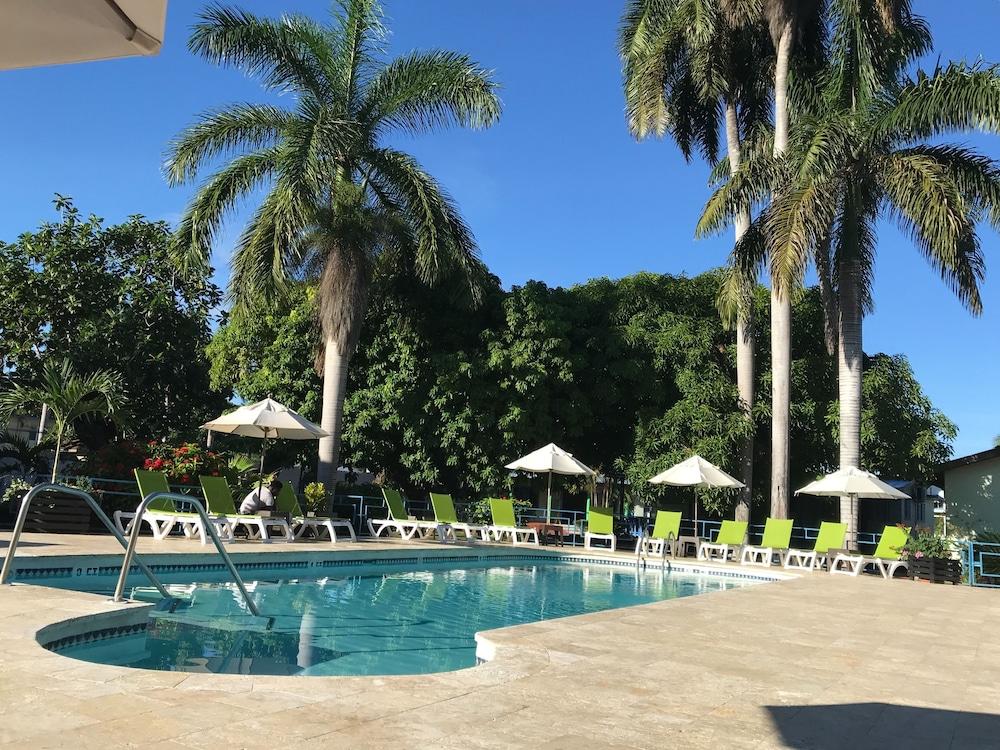 Toby'S Resort Montego Bay Exterior foto