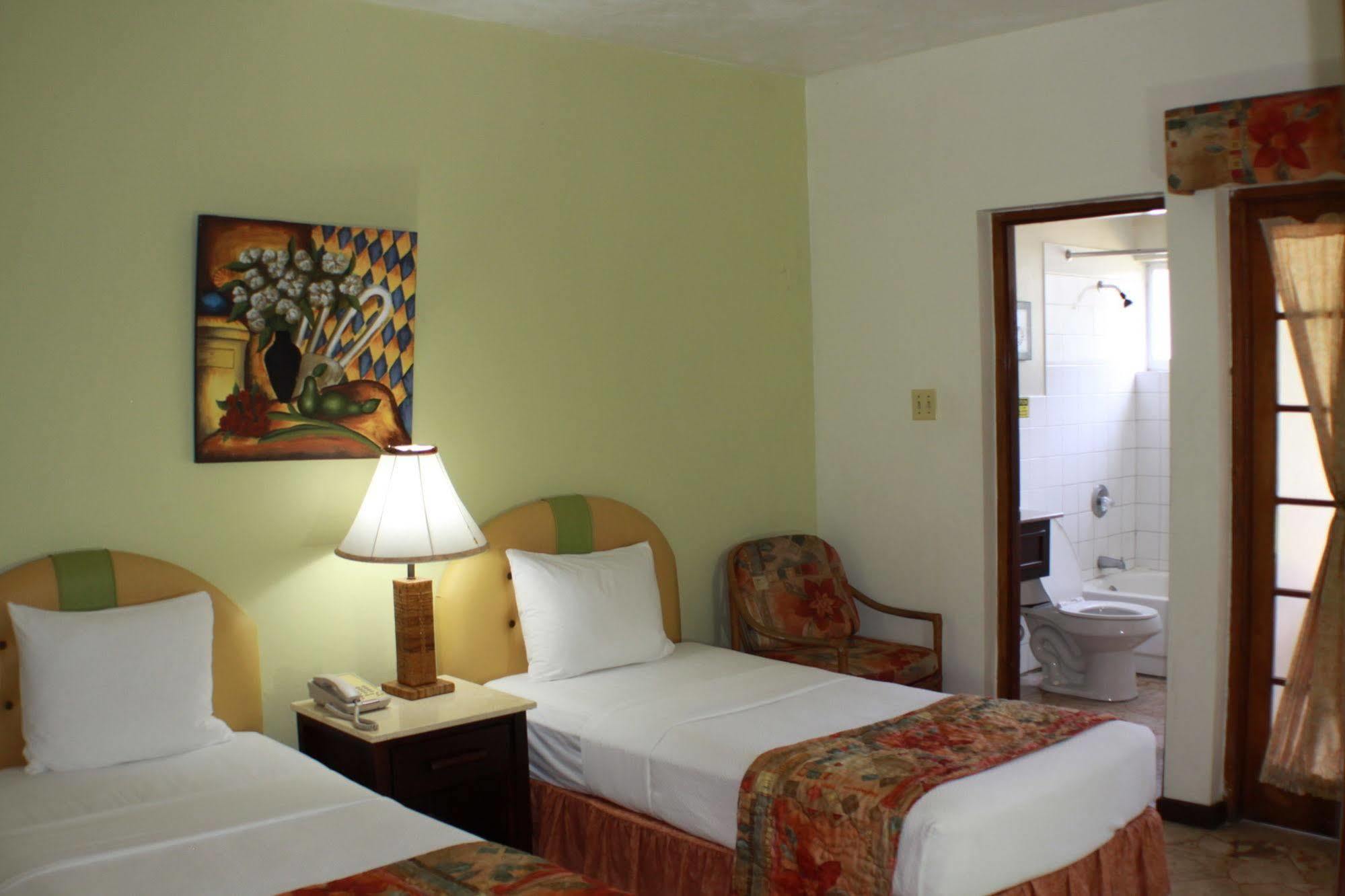 Toby'S Resort Montego Bay Exterior foto